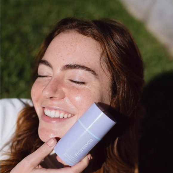 Plump To It! Hydrating Facial Moisturizer Florence by Mills - Picture 4 of 5